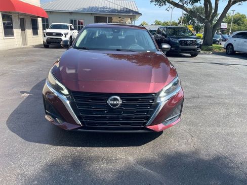 Used 2025 Nissan Altima 2.5 SV FWD image 8