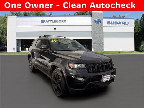 Used 2020 Jeep Grand Cherokee Laredo image 1