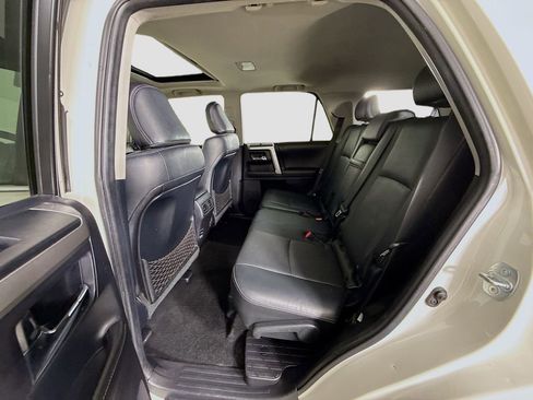 Used 2015 Toyota 4Runner SR5 image 21