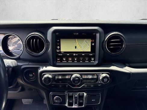 Used 2022 Jeep Wrangler Unlimited Sahara AWD/4WD image 13