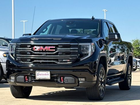 Used 2023 GMC Sierra 1500 AT4 w/ AT4 Preferred Package AWD/4WD image 3