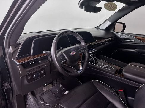 Used 2022 Cadillac Escalade Premium Luxury w/ Performance Package AWD/4WD image 16