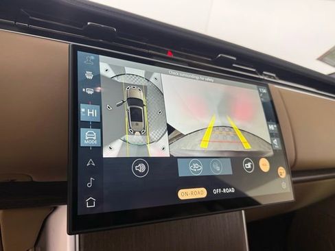 New 2026 Land Rover Range Rover SE image 21