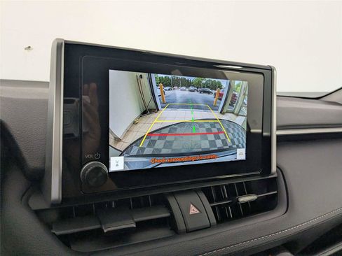 Used 2025 Toyota RAV4 XLE FWD image 20