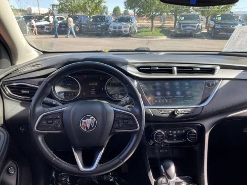 Used 2022 Buick Encore GX Essence w/ Experience Buick Package FWD image 15