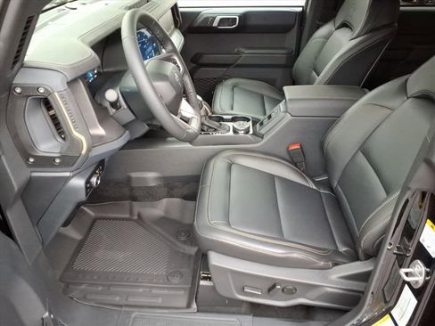 New 2025 Ford Bronco Badlands image 6