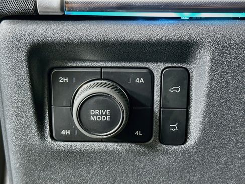 Used 2025 Ford Expedition Max Platinum AWD/4WD image 17