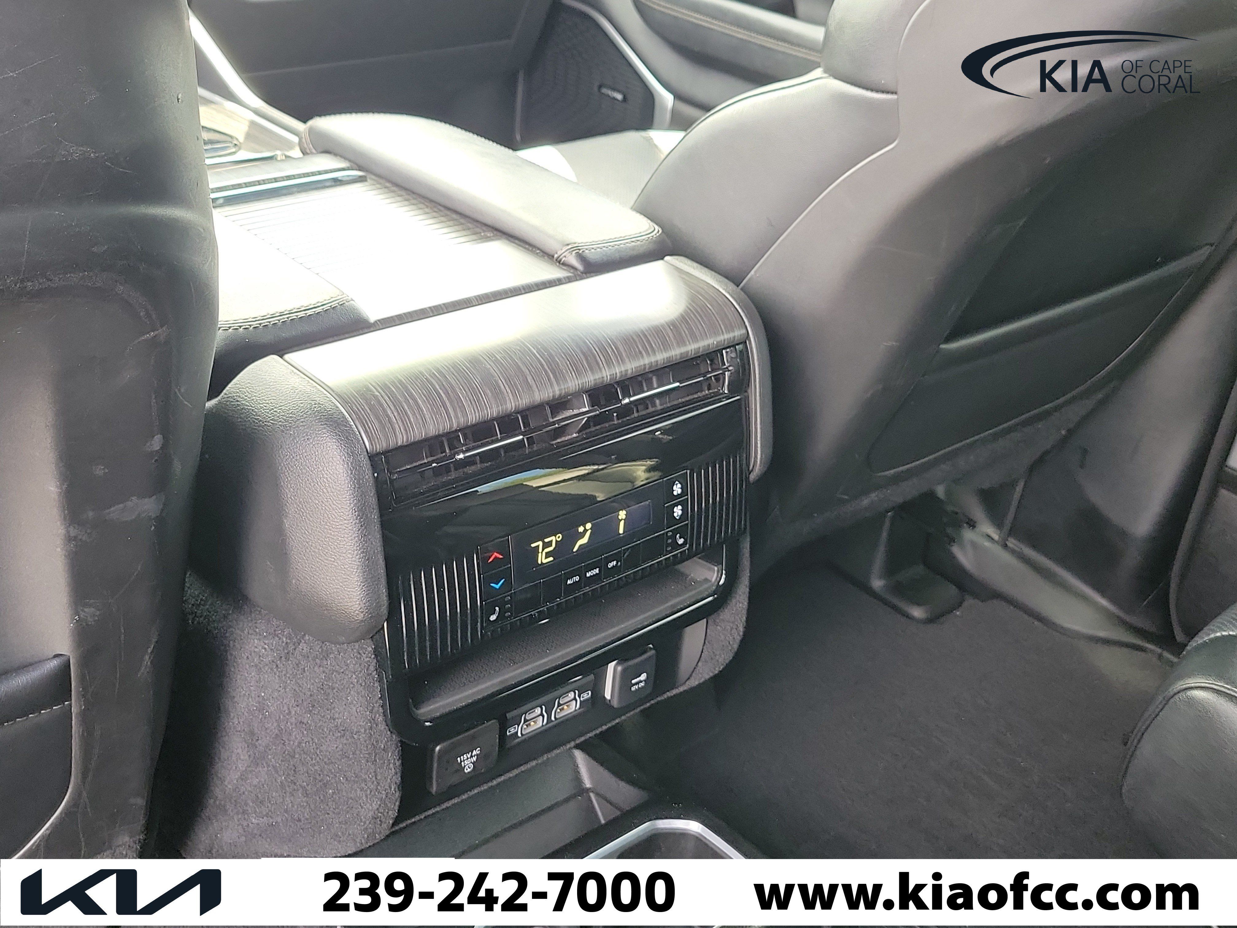 Used 2024 Jeep Wagoneer Series II AWD/4WD image 15