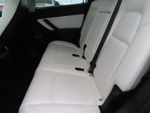 Used 2021 Tesla Model Y Long Range AWD/4WD image 25