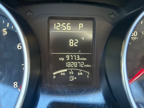 Used 2015 Volkswagen Jetta Sport FWD image 14