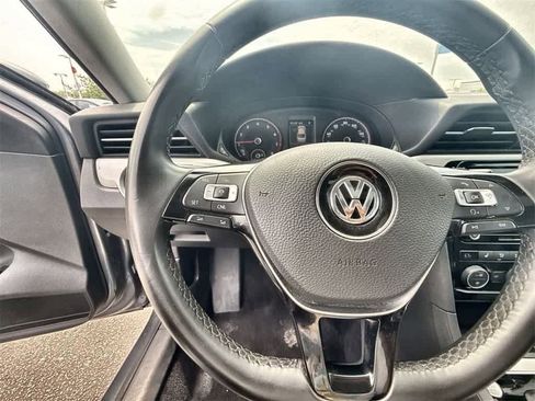 Used 2022 Volkswagen Passat 2.0T SE image 22