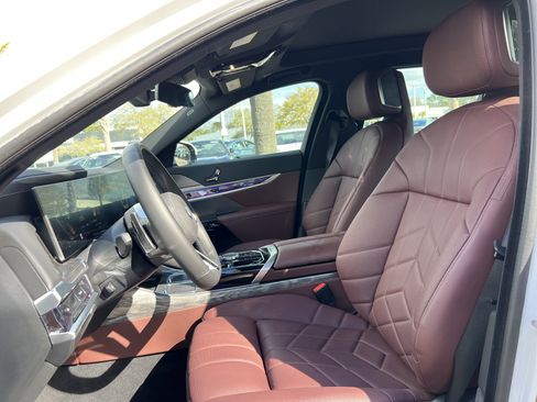 Used 2025 BMW 760i xDrive w/ Executive Package AWD/4WD image 16