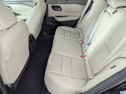 Used 2023 Nissan Rogue SL w/ SL Premium Package image 14