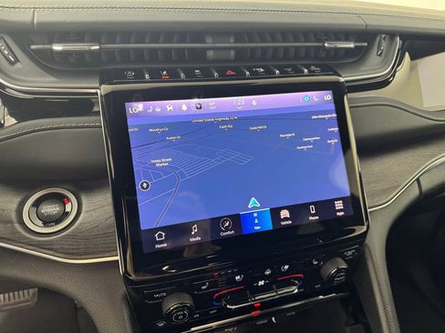 Used 2023 Jeep Grand Cherokee L Overland w/ Trailer Tow Group (B) image 18