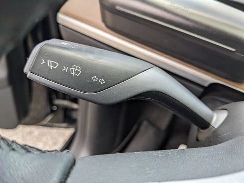 Used 2022 Tesla Model Y Performance AWD/4WD image 29