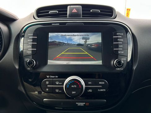 Used 2018 Kia Soul ! image 19
