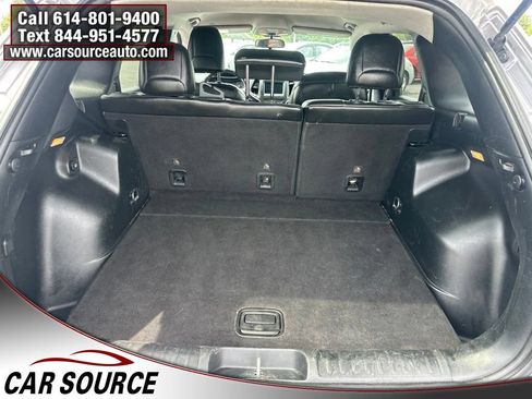 Used 2019 Jeep Cherokee Latitude Plus w/ Cold Weather Group AWD/4WD image 7