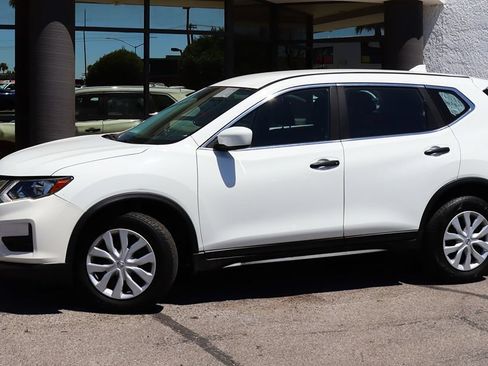 Used 2017 Nissan Rogue S AWD/4WD image 4