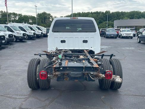 Used 2011 Ford F550 4x4 Crew Cab Super Duty w/ Payload Upgrade Pkg image 4