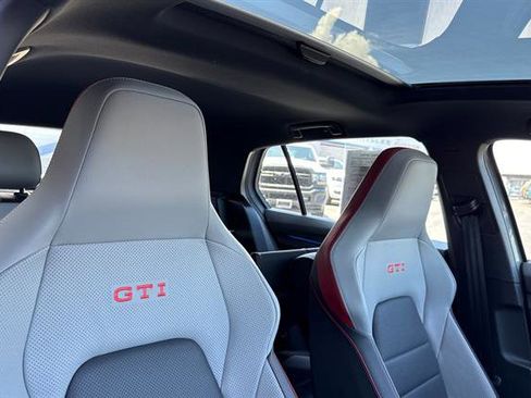 Used 2025 Volkswagen GTI SE FWD image 18