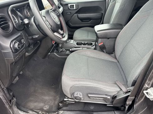 Used 2024 Jeep Wrangler Unlimited Rubicon image 18