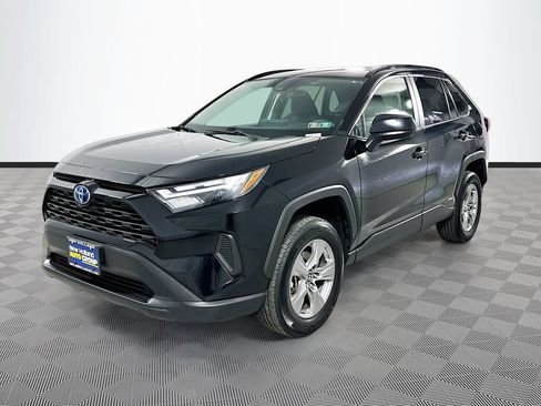 Used 2024 Toyota RAV4 LE AWD/4WD image 3