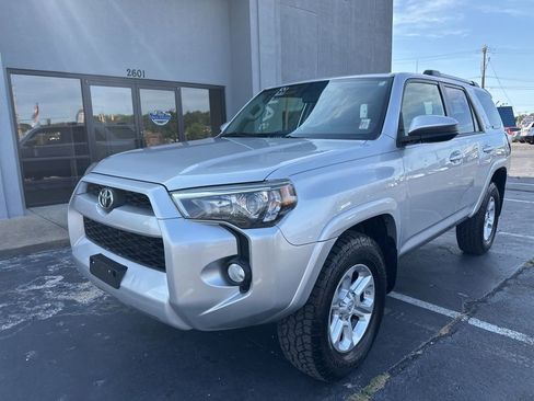 Used 2019 Toyota 4Runner SR5 AWD/4WD image 1
