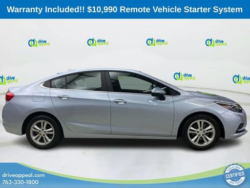 Used 2017 Chevrolet Cruze LT w/ Convenience Package FWD image 4