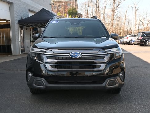 Used 2025 Subaru Forester Limited w/ Popular Package #2 AWD/4WD image 3