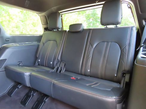 Used 2023 Ford Expedition Platinum AWD/4WD image 29