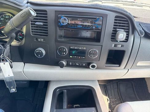 Used 2011 Chevrolet Silverado 1500 LT w/ All-Star Edition AWD/4WD image 26
