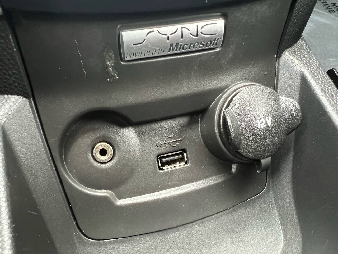 Used 2013 Ford Fiesta SE FWD image 40