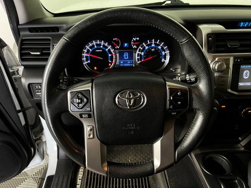 Used 2017 Toyota 4Runner SR5 RWD image 9