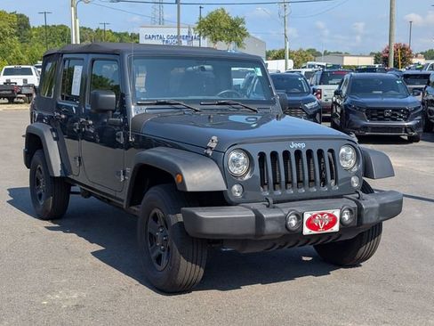 Used 2018 Jeep Wrangler Unlimited Sport w/ Connectivity Group AWD/4WD image 2