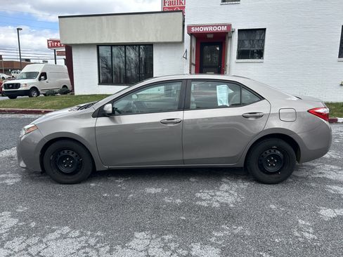 Used 2014 Toyota Corolla LE image 11