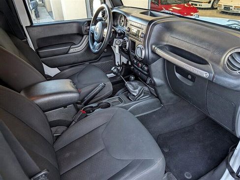 Used 2016 Jeep Wrangler Sport image 4