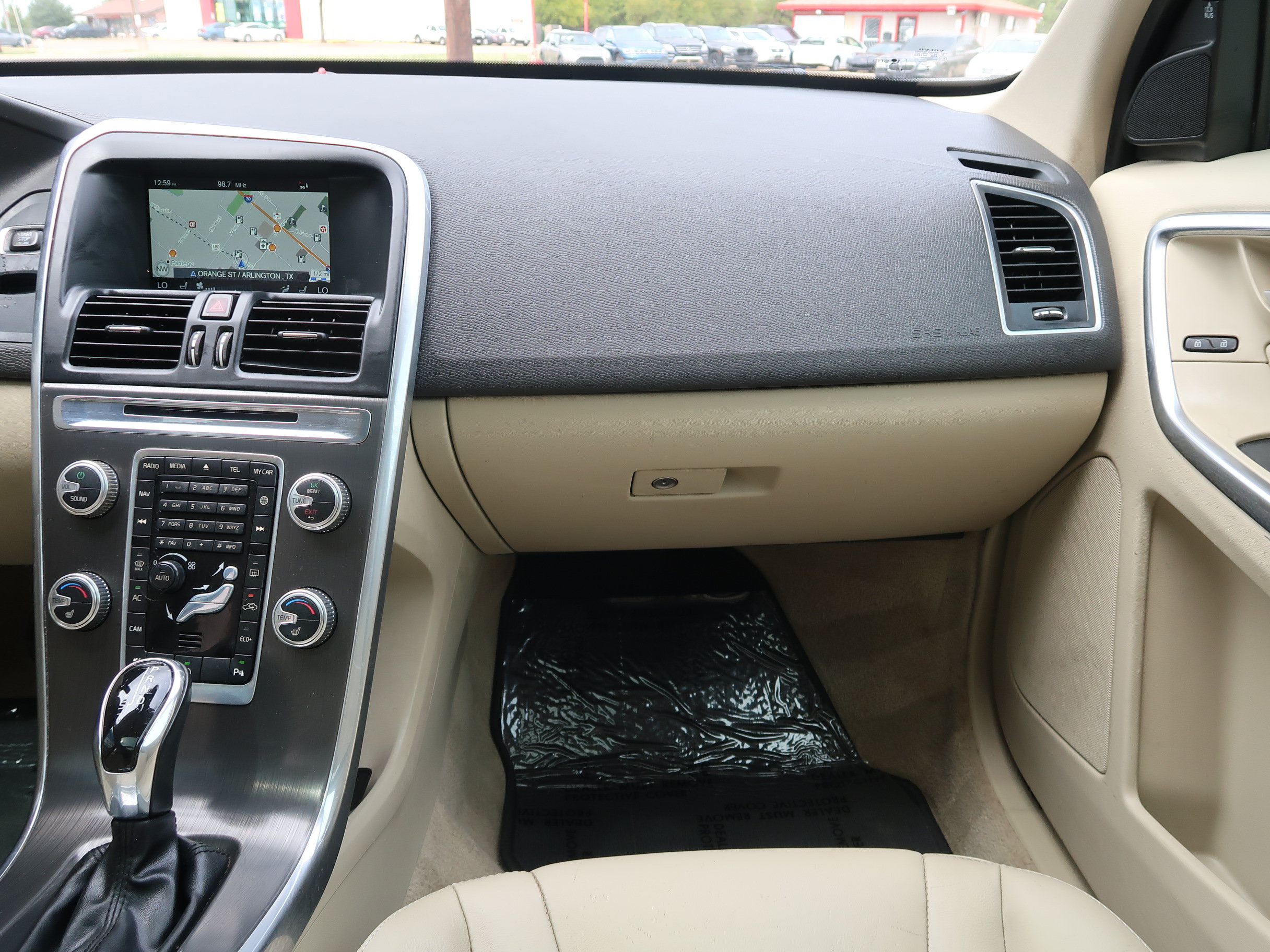 Used 2015 Volvo XC60 T5 Premier w/ Proximity Package FWD image 17