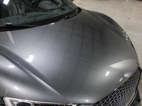 Used 2017 Audi R8 V10 w/ Carbon Exterior Package image 18