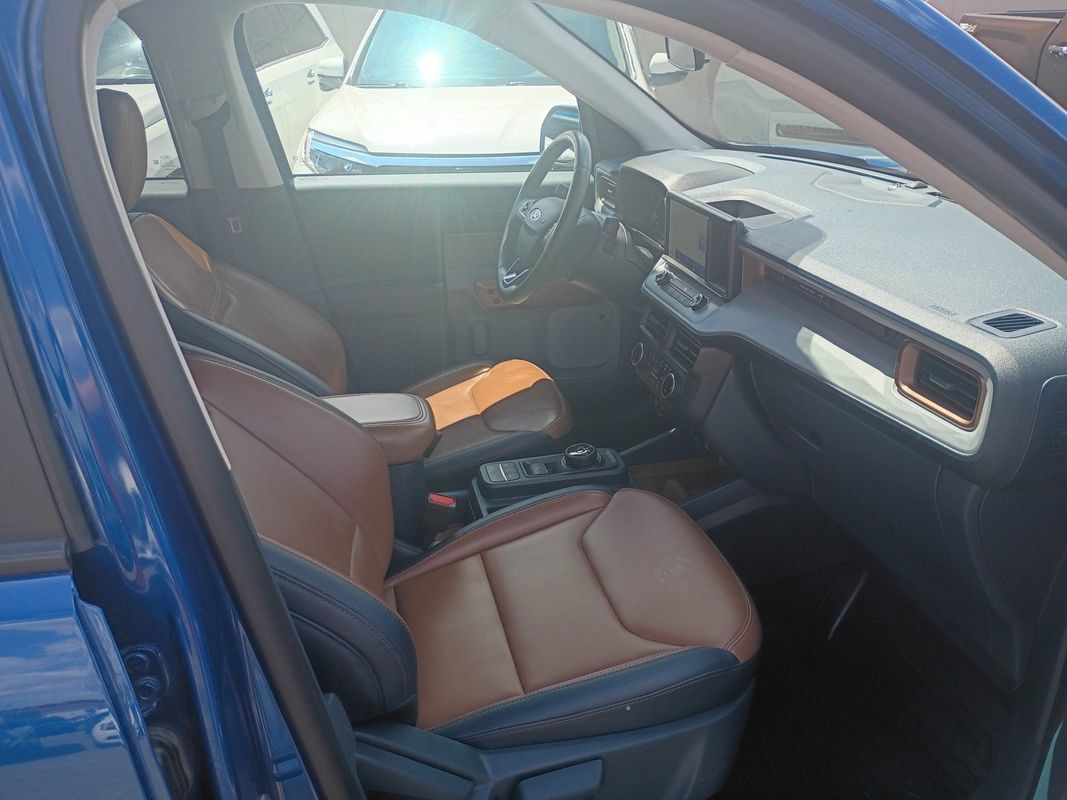 Used 2024 Ford Maverick Lariat w/ FX4 Off-Road Package AWD/4WD image 16