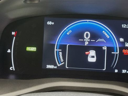 Used 2025 Toyota Camry LE image 12