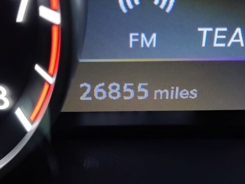 Used 2023 Nissan Murano SV image 2