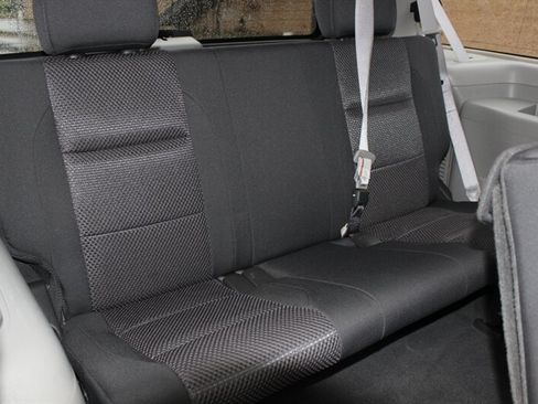 Used 2004 Nissan Armada SE w/ (BOS) Bose Pkg AWD/4WD image 17