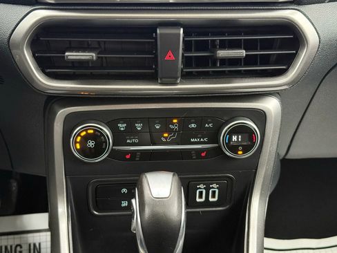 Used 2018 Ford EcoSport SE w/ SE Convenience Package image 31