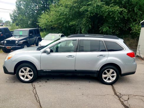 Used 2014 Subaru Outback 2.5i Limited w/ Moonroof Package image 3
