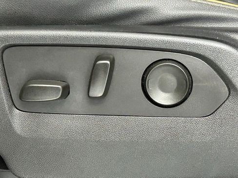 Used 2023 GMC Yukon XL AT4 w/ Technology Package image 34