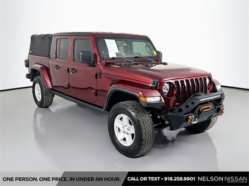 Used 2022 Jeep Gladiator Sport image 3