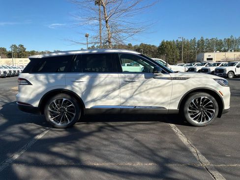 New 2026 Lincoln Aviator Reserve image 4