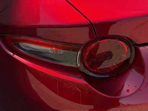 Used 2019 MAZDA MX-5 Miata RF Grand Touring RWD image 32