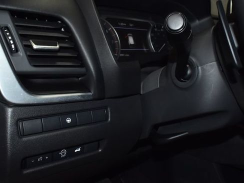 Used 2025 Nissan Rogue SV AWD/4WD image 19