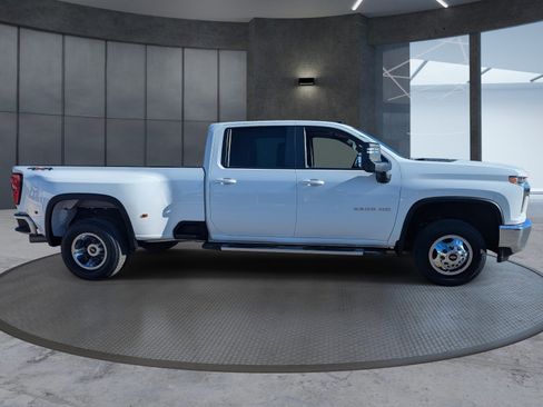 Used 2023 Chevrolet Silverado 3500 LT w/ Convenience Package image 7